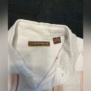 Cubavera Men’s Medium Shirt White Short Sleeve.
Shirt is in Fantastic Shape!!